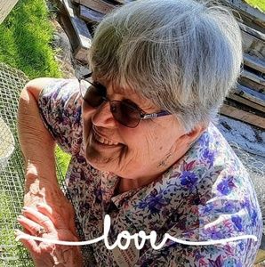 Meet your Posher, Marcia